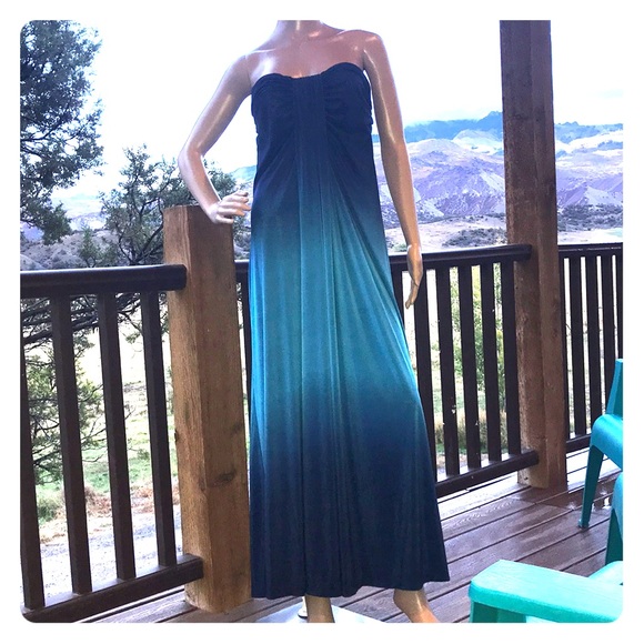 J Valdi Dresses & Skirts - Beautiful ombré blue strapless dress